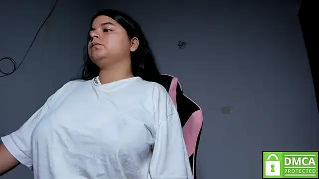 Little_Shaara — show tits