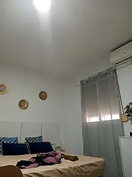 Freechat little_susie on StripChat