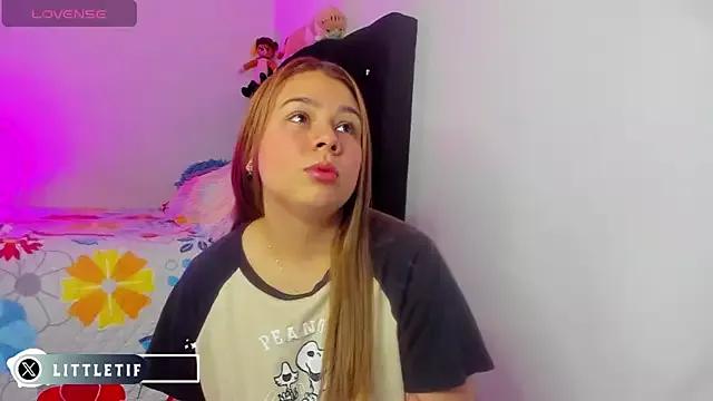 little_tifanny82 on StripChat