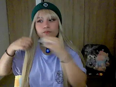 littlec4ke on StripChat