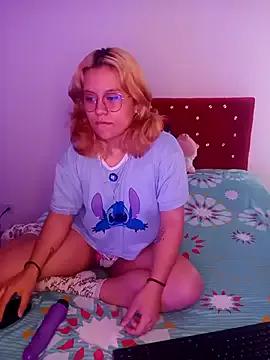 StripChat littlec4ke is Freechat littlec4ke — ass show + oil