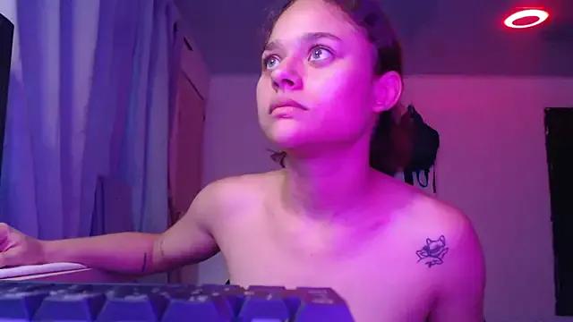 LittleCheerry69 on StripChat