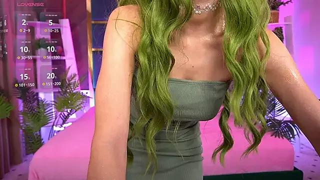 LittleeCutee on StripChat 