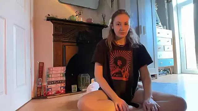 Littlelolo60 on StripChat 