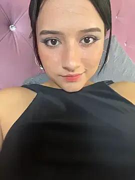 littlemelodi18 on StripChat