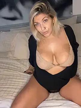 LittleMissEeve on StripChat 