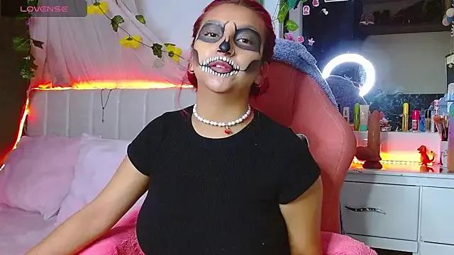 Littlerouse_ on StripChat