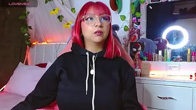 Littlerouse_ on StripChat