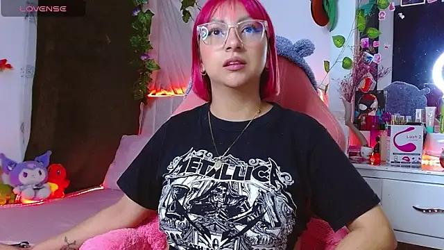 Littlerouse_ on StripChat