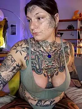 Freechat lizzardqueeen on StripChat