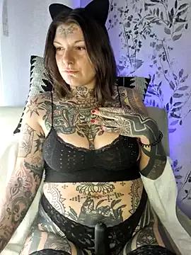 Freechat lizzardqueeen on StripChat