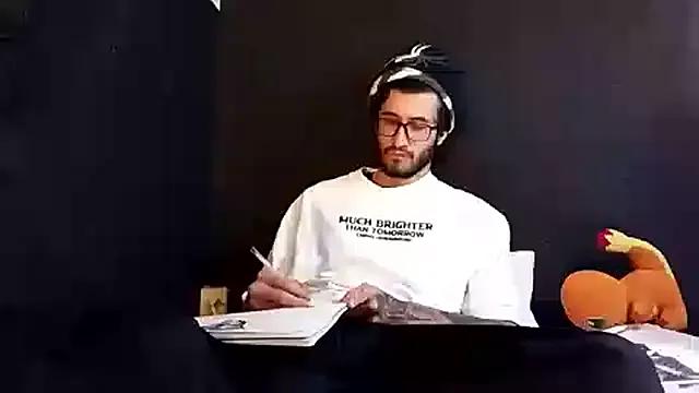 Freechat Loggan_donnelly on StripChat