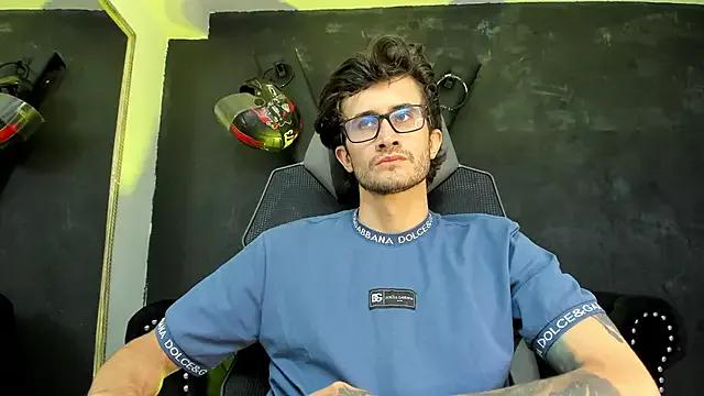 Freechat Loggan_donnelly on StripChat