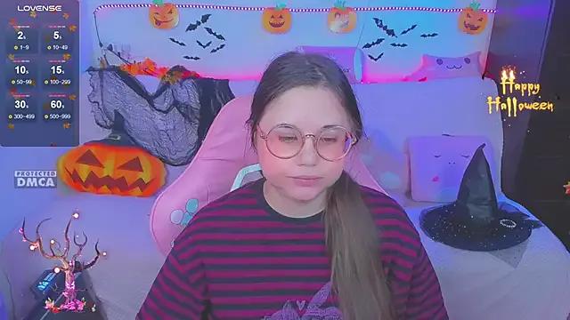 StripChat Lolisuccub is Freechat Lolisuccub — cover naked titties with body gel