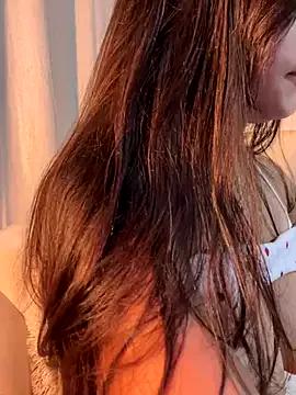 Freechat loolla_23 on StripChat