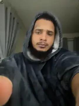 lovebelowyou on StripChat