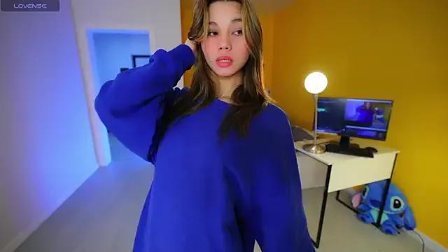 Freechat lovekissmes on StripChat