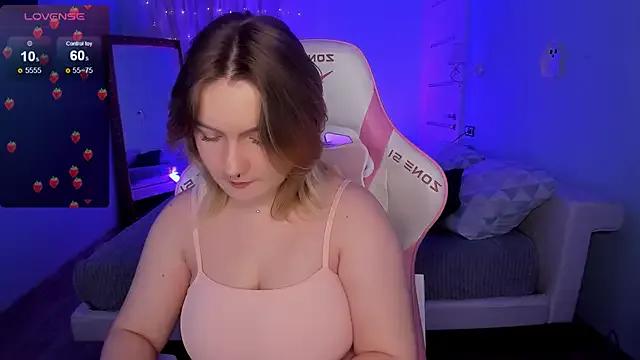 lovelyy_julia — Hey, Julia! Look so good