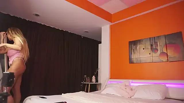 StripChat LovingBlondie is Freechat LovingBlondie — Drop the clothes