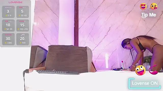 LucianaaMorena — topless