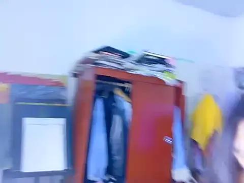 Freechat lucywhite13 on StripChat