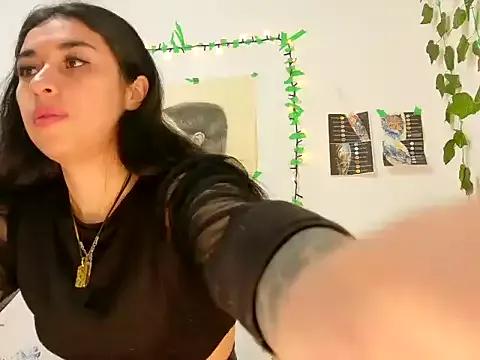 Freechat lucywhite13 on StripChat