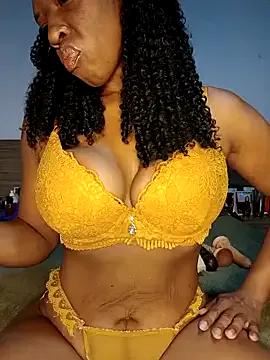 Luhma_hot on StripChat