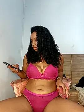 Luhma_hot on StripChat