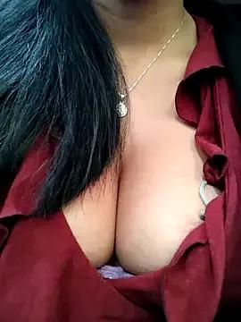 Luianna on StripChat