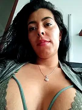 Luianna — Make me hot in public 