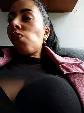 Luianna on StripChat