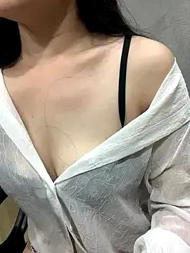 Freechat Lyzi_lovely01 on StripChat