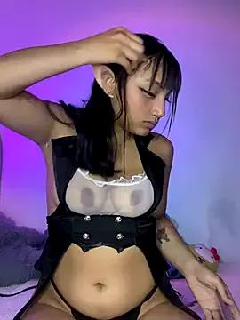 Maddy_w on StripChat