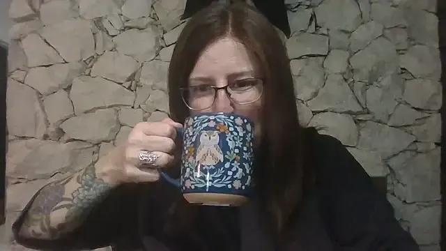 StripChat Madeline_Beau is Freechat Madeline_Beau — make me cum without my hubby noticing!