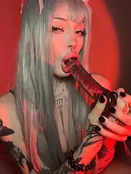 Freechat madelinexx on StripChat