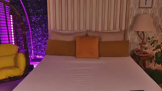 Freechat MadilynFox on StripChat