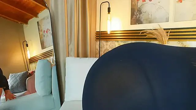 Freechat Madissononee on StripChat