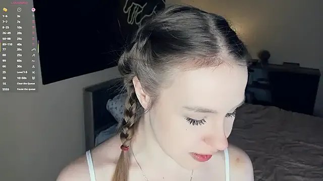 MaliaBourraine on StripChat