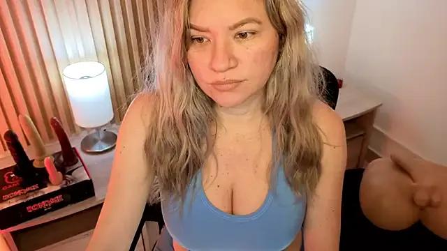 StripChat MarianL0ve is Freechat MarianL0ve — Play with my tits