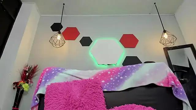 Freechat martinaclark on StripChat