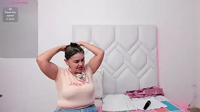 Freechat Mature_Hard on StripChat