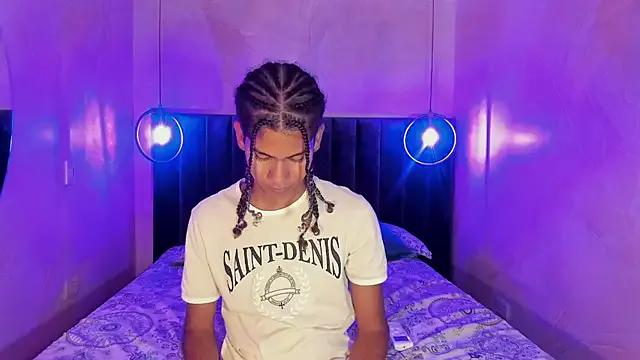 Maxim-Walker — Zoom ass