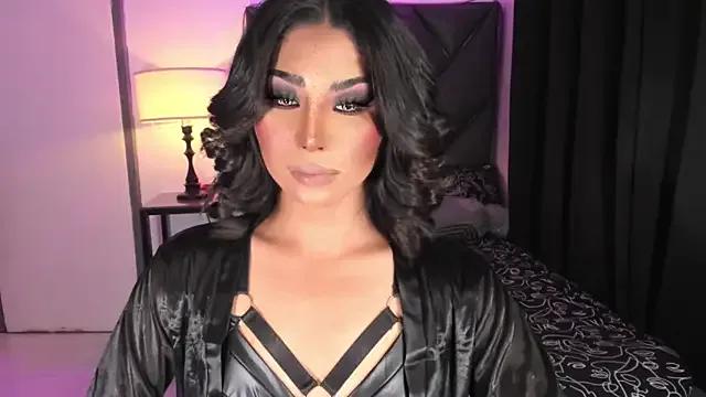 Freechat MaxxineMorenaTs on StripChat