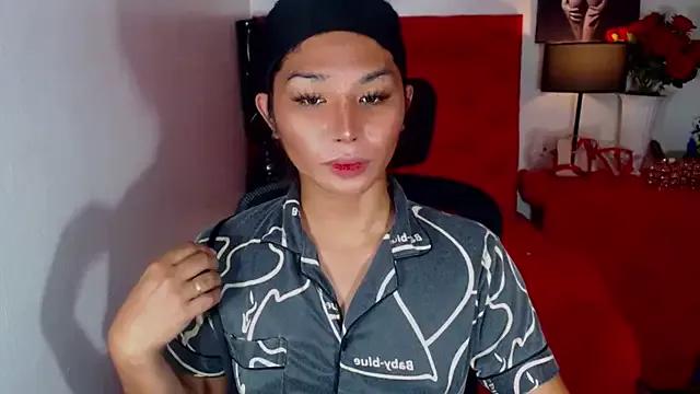 Freechat MaxxineMorenaTs on StripChat