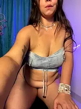 Megan_Roouse on StripChat