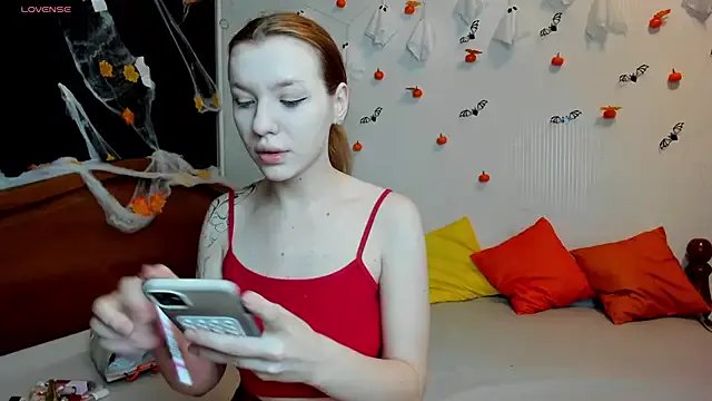 Freechat MeganNewCat on StripChat