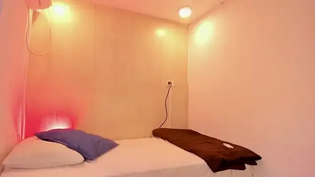 Freechat meganrossee69 on StripChat