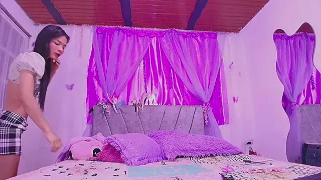 MeganRouss74 on StripChat