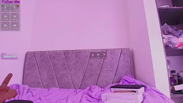 MeganRouss74 on StripChat