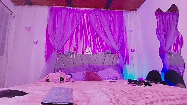 MeganRouss74 on StripChat